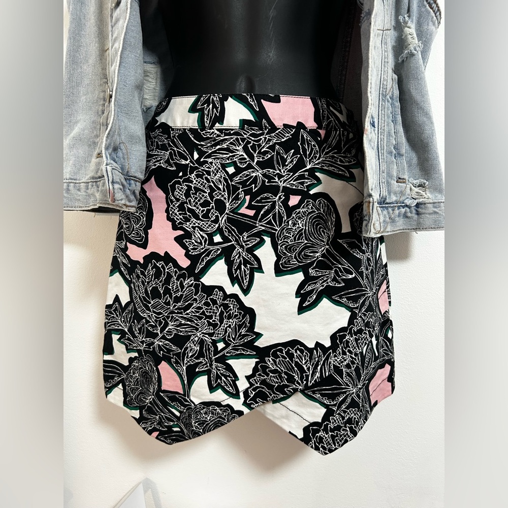 Express Black and Pink Floral Mini Skirt